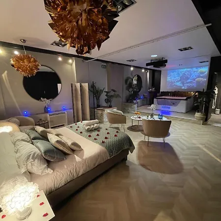 Avec Jacuzzi Prive Ideal Seul Ou Couple - Maison Carre Apartment