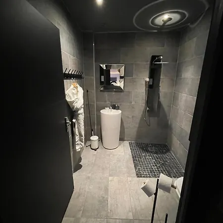 Avec Jacuzzi Prive Ideal Seul Ou Couple - Maison Carre