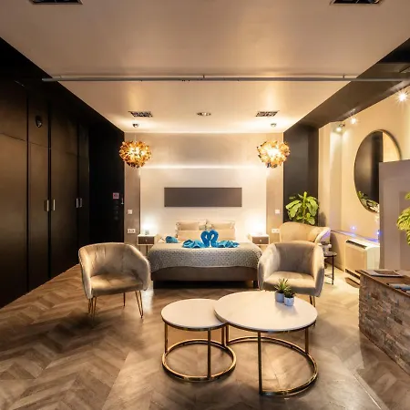 Avec Jacuzzi Prive Ideal Seul Ou Couple - Maison Carre Apartment