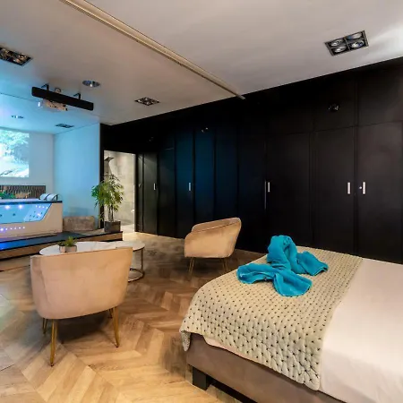 Avec Jacuzzi Prive Ideal Seul Ou Couple - Maison Carre *